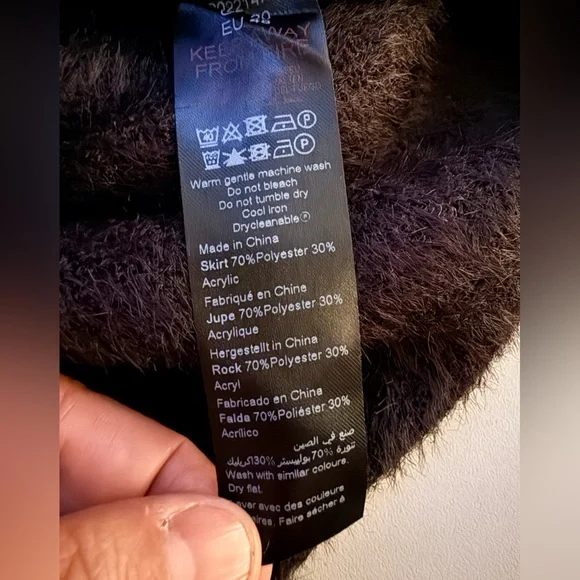 City Chic Fluffy Skirt - black                     Size L/20
New! - Picture 9 of 12